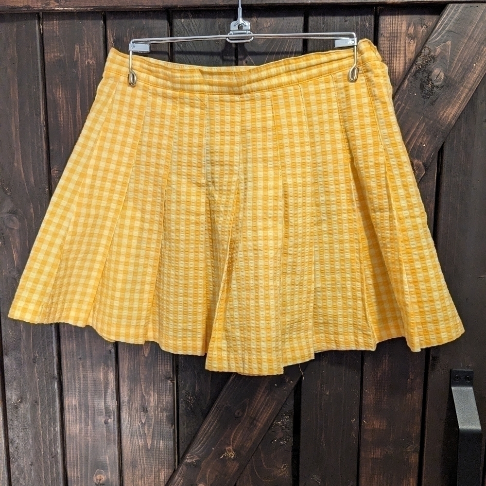 URBAN Outfitters pleated skirt, size M